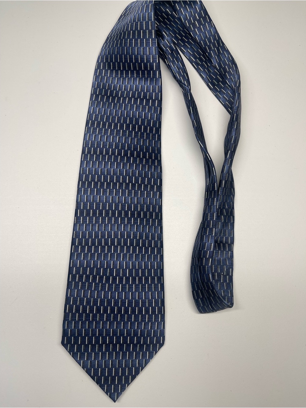Vintage Puritan Men's Blue Geometric Silk Necktie Stain Resistant 4" Wide Tie - Picture 6 of 9